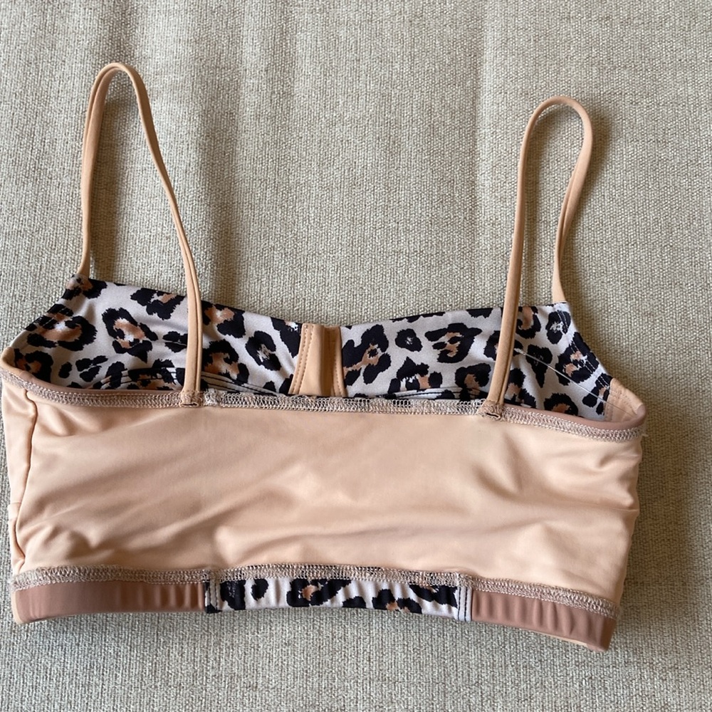 Sports bra in cheetah print, size S/M ASOS brand. - Picture 8 of 12